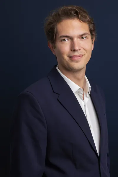 Zino Lang, Gründer von Avolang